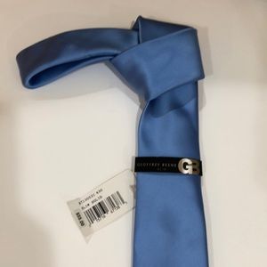 NWT GEOFFREY BEENE SLIM MEN’s TIE light blue.